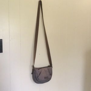 Keen crossbody purse